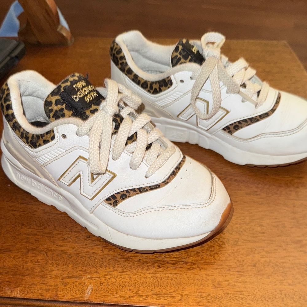 New Balance Kids' White and Leopard Print Sneakers - Picture 3 of 7